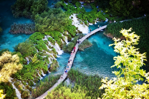 Plitvice lakes place perfect for selfie